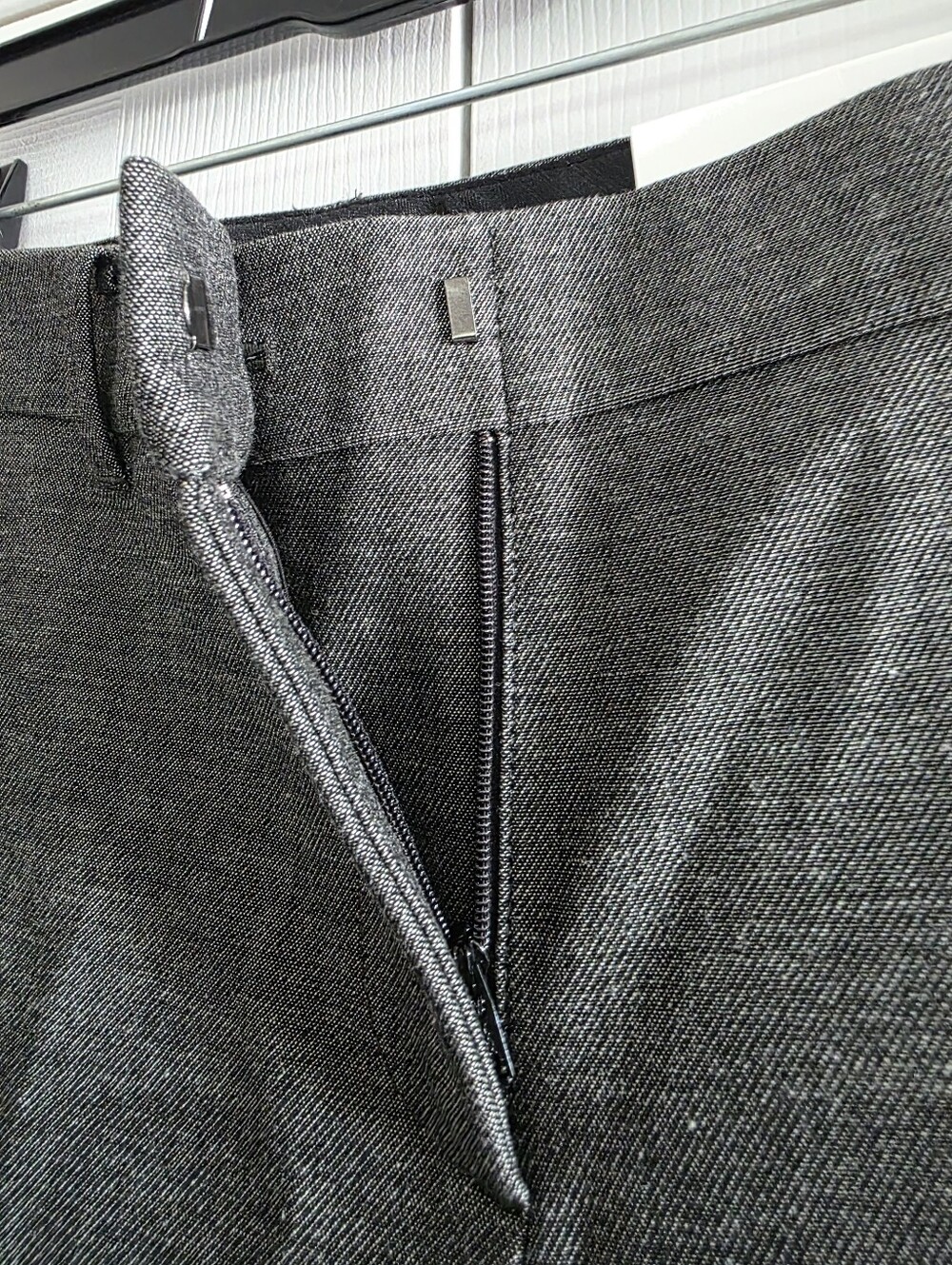 Ann Taylor The Ankle Pant Bi-Stretch Curvy Fit Dark Gray Women's Size 4 NWT - Picture 4 of 7